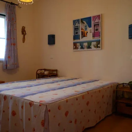 Shine, Wi-fi & Pool Holiday home *