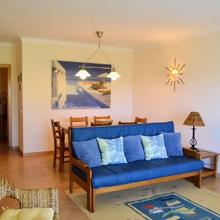 Shine, Wi-fi & Pool Holiday home *